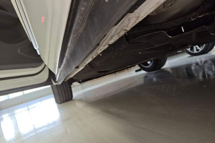 Used Hongqi HS3 PHEV 2024 PHEV 115km Jingwei Edition Left Side Sill