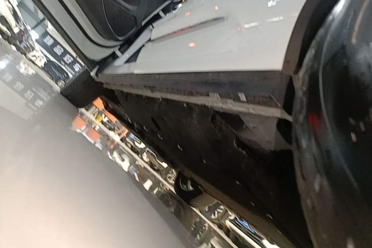 Used Hongqi HS3 PHEV 2024 PHEV 115km Jingwei Edition Left Side Sill
