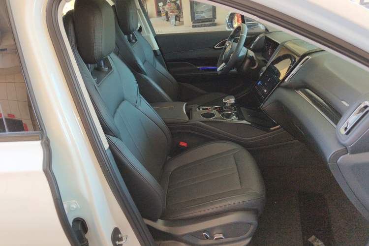 Used Hongqi HS3 PHEV 2024 PHEV 115km Jingwei Edition Right Front Seat