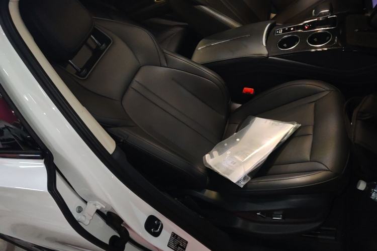 Used Hongqi HS3 PHEV 2024 PHEV 115km Jingwei Edition Right Front Seat