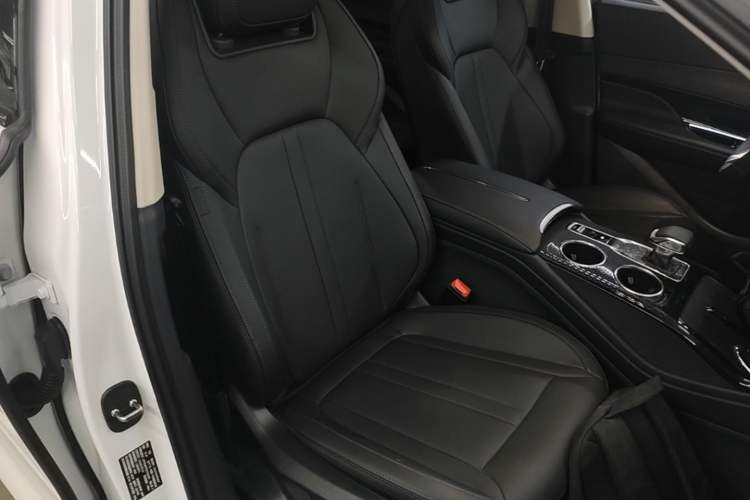 Used Hongqi HS3 PHEV 2024 PHEV 115km Jingwei Edition Right Front Seat