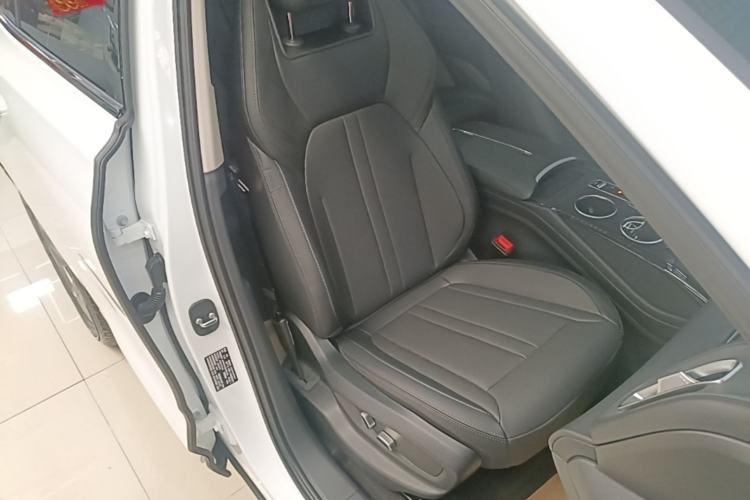 Used Hongqi HS3 PHEV 2024 PHEV 115km Jingwei Edition Right Front Seat