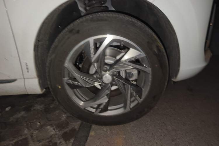 Used Hongqi HS3 PHEV 2024 PHEV 115km Jingwei Edition Right Front Wheel Hub