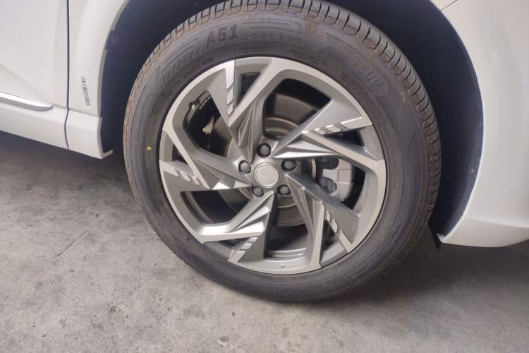 Used Hongqi HS3 PHEV 2024 PHEV 115km Jingwei Edition Right Front Wheel Hub