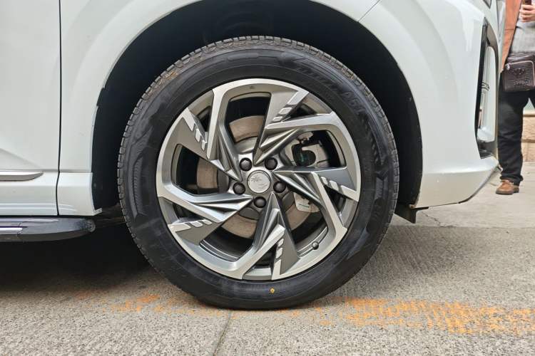 Used Hongqi HS3 PHEV 2024 PHEV 115km Jingwei Edition Right Front Wheel Hub