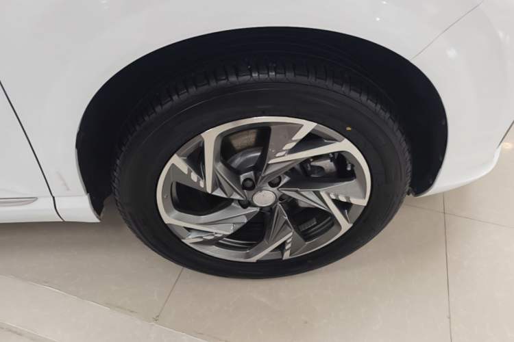 Used Hongqi HS3 PHEV 2024 PHEV 115km Jingwei Edition Right Front Wheel Hub