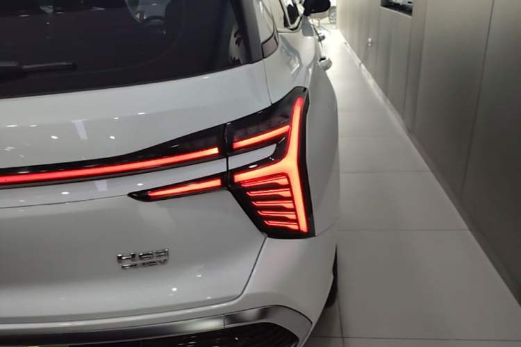 Used Hongqi HS3 PHEV 2024 PHEV 115km Jingwei Edition Right Rear Taillight