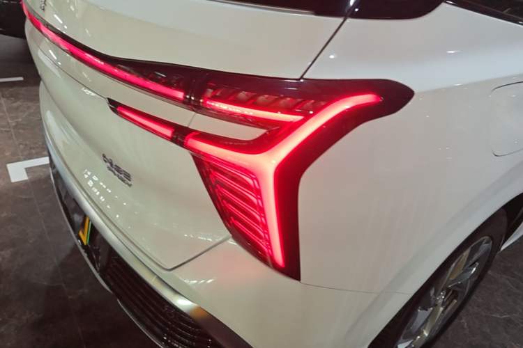 Used Hongqi HS3 PHEV 2024 PHEV 115km Jingwei Edition Right Rear Taillight