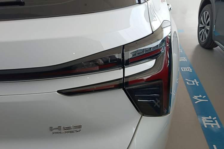 Used Hongqi HS3 PHEV 2024 PHEV 115km Jingwei Edition Right Rear Taillight