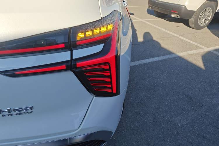 Used Hongqi HS3 PHEV 2024 PHEV 115km Jingwei Edition Right Rear Taillight