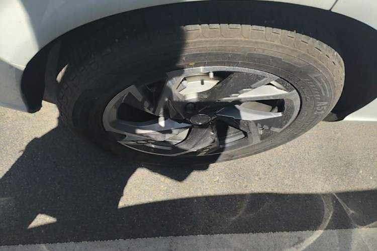 Used Hongqi HS3 PHEV 2024 PHEV 115km Jingwei Edition Right Rear Wheel Hub