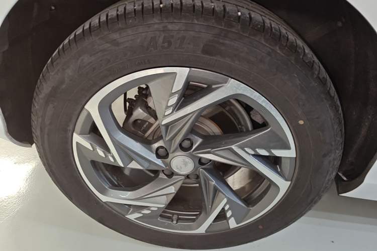 Used Hongqi HS3 PHEV 2024 PHEV 115km Jingwei Edition Right Rear Wheel Hub