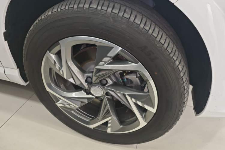 Used Hongqi HS3 PHEV 2024 PHEV 115km Jingwei Edition Right Rear Wheel Hub