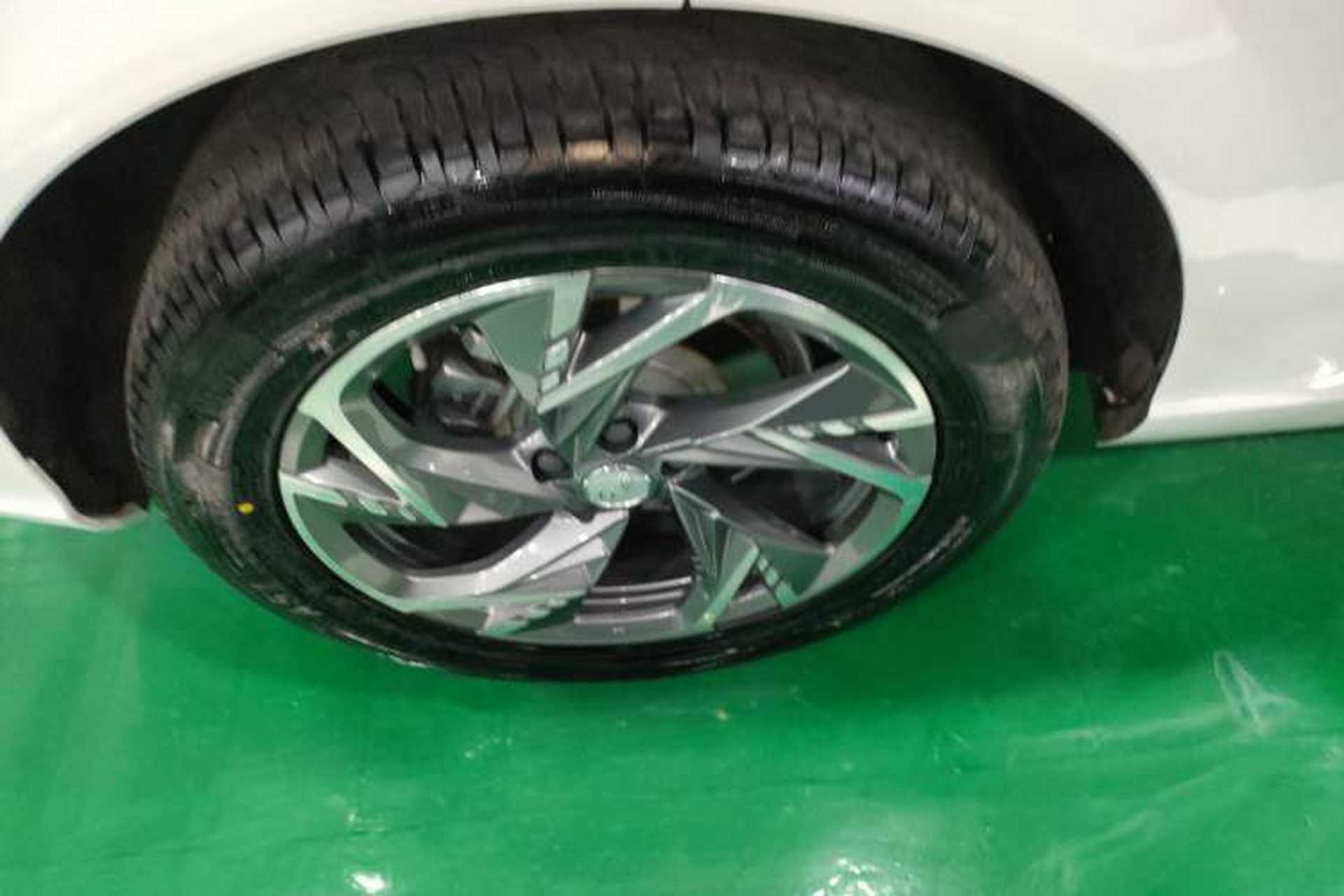 Used Hongqi HS3 PHEV 2024 PHEV 115km Jingwei Edition Right Rear Wheel Hub