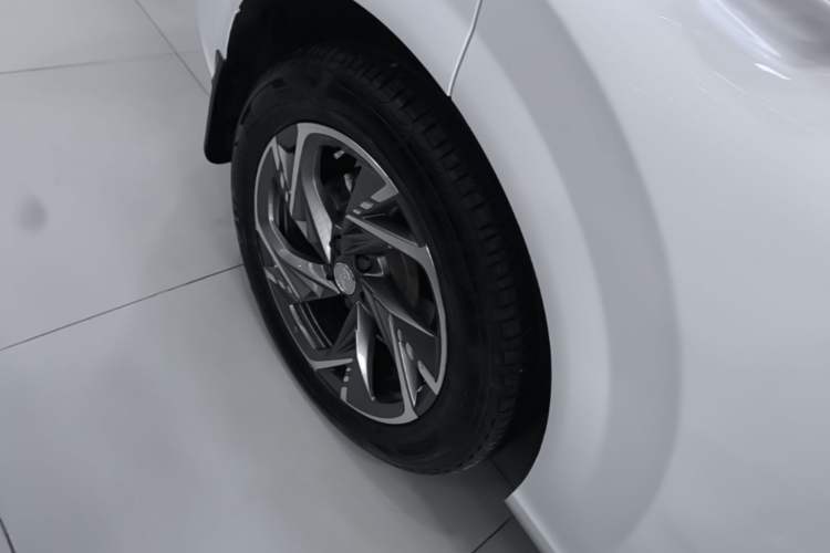 Used Hongqi HS3 PHEV 2024 PHEV 115km Jingwei Edition Right Rear Wheel Hub