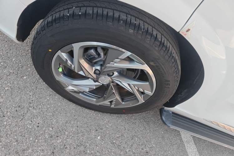 Used Hongqi HS3 PHEV 2024 PHEV 115km Jingwei Edition Right Rear Wheel Hub