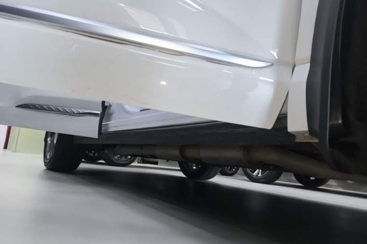 Used Hongqi HS3 PHEV 2024 PHEV 115km Jingwei Edition Right Side Sill