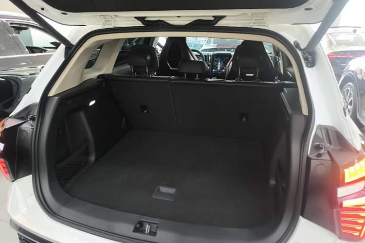 Used Hongqi HS3 PHEV 2024 PHEV 115km Jingwei Edition Trunk