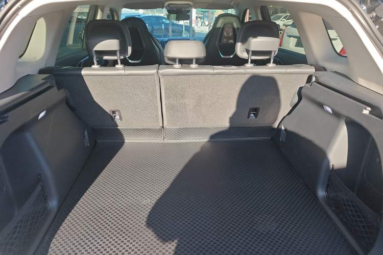 Used Hongqi HS3 PHEV 2024 PHEV 115km Jingwei Edition Trunk