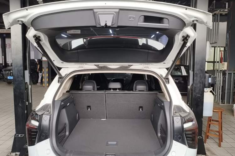 Used Hongqi HS3 PHEV 2024 PHEV 115km Jingwei Edition Trunk