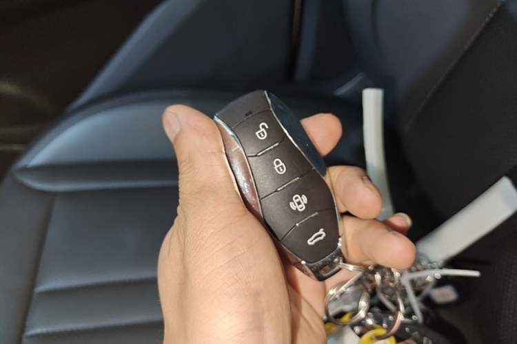 Used Hongqi HS3 PHEV 2024 PHEV 115km Jingwei Edition Vehicle Key