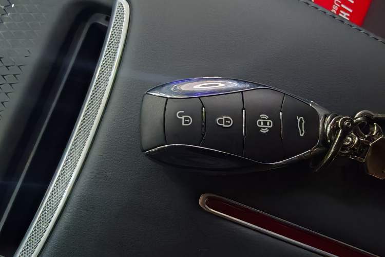 Used Hongqi HS3 PHEV 2024 PHEV 115km Jingwei Edition Vehicle Key