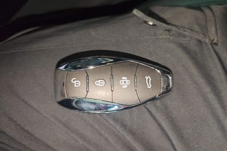 Used Hongqi HS3 PHEV 2024 PHEV 115km Jingwei Edition Vehicle Key