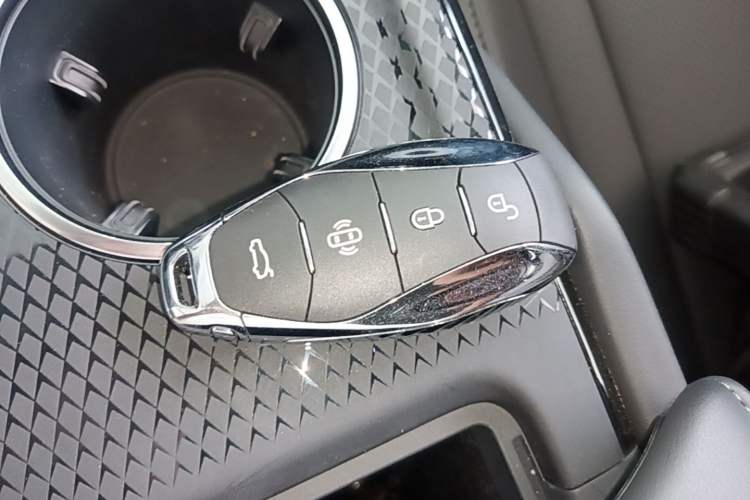 Used Hongqi HS3 PHEV 2024 PHEV 115km Jingwei Edition Vehicle Key