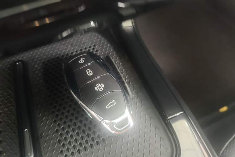 Used Hongqi HS3 PHEV 2024 PHEV 115km Jingwei Edition Vehicle Key
