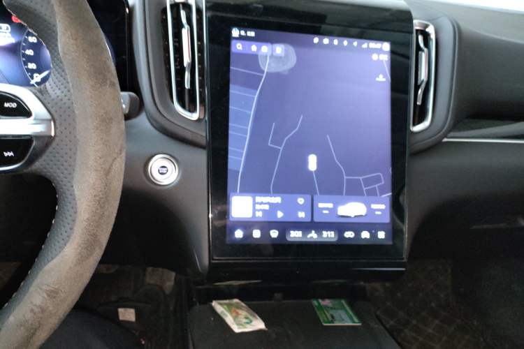 Used Hongqi HS3 PHEV 2025 Model 125km Jingwei PLUS 2 Millionth Anniversary Edition Audio And AC Panel