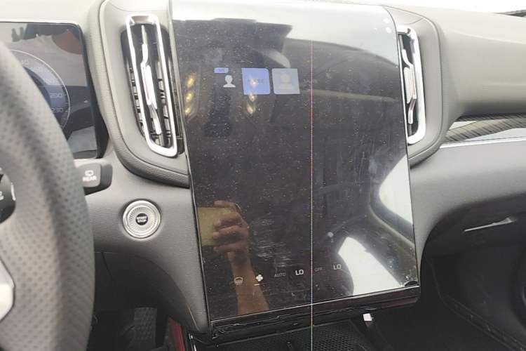 Used Hongqi HS3 PHEV 2025 Model 117km Jingwei Edition Audio And AC Panel