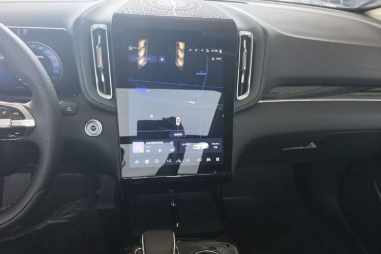 Used Hongqi HS3 PHEV 2025 Model PHEV 117km Jingwei PLUS Edition Audio And AC Panel