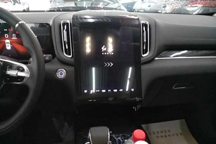 Used Hongqi HS3 PHEV 2025 Model 117km Jingwei Edition Audio And AC Panel