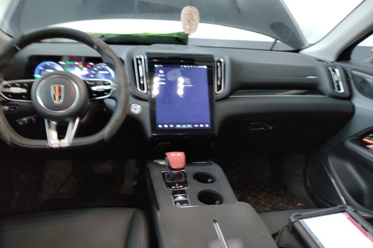 Used Hongqi HS3 PHEV 2025 Model 125km Jingwei PLUS 2 Millionth Anniversary Edition Center Console