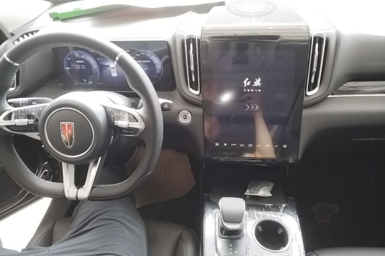 Used Hongqi HS3 PHEV 2025 Model 117km Jingwei Edition Center Console
