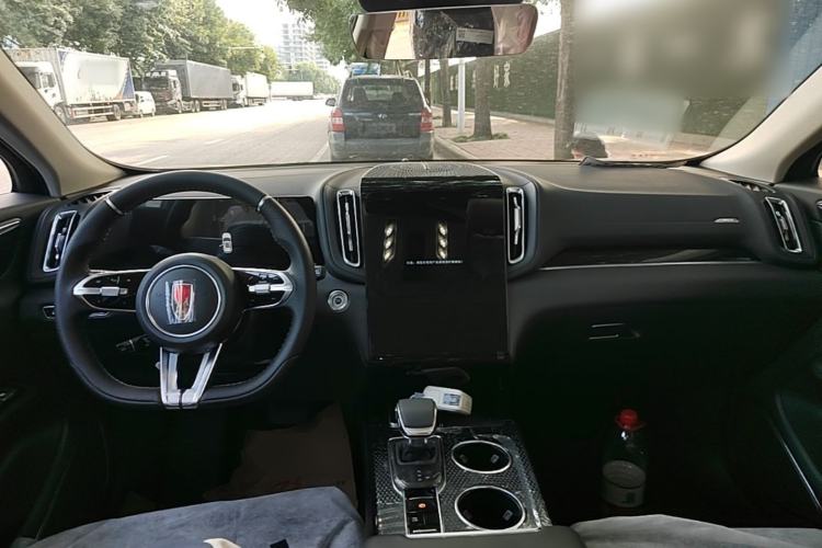 Used Hongqi HS3 PHEV 2025 Model 125km Jingwei 2 Millionth Anniversary Edition Center Console
