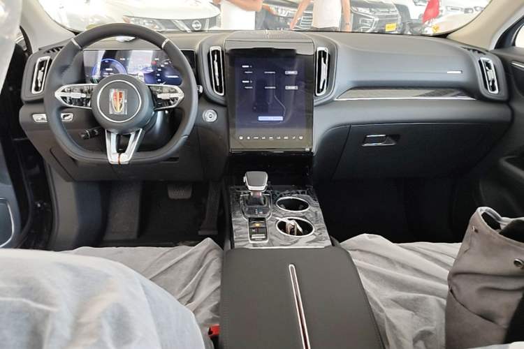 Used Hongqi HS3 PHEV 2025 Model PHEV 117km Jingwei PLUS Edition Center Console