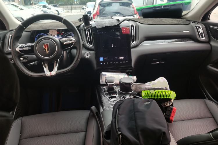 Used Hongqi HS3 PHEV 2025 Model 125km Jingwei PLUS 2 Millionth Anniversary Edition Center Console
