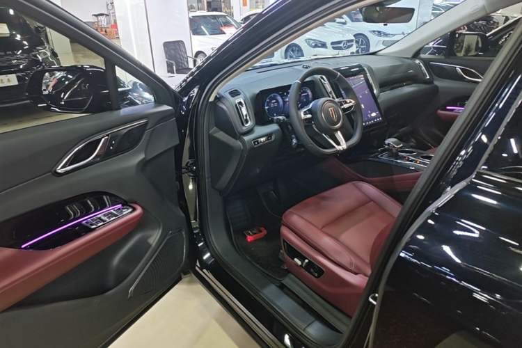 Used Hongqi HS3 PHEV 2025 Model 125km Jingwei 2 Millionth Anniversary Edition Driver Seat