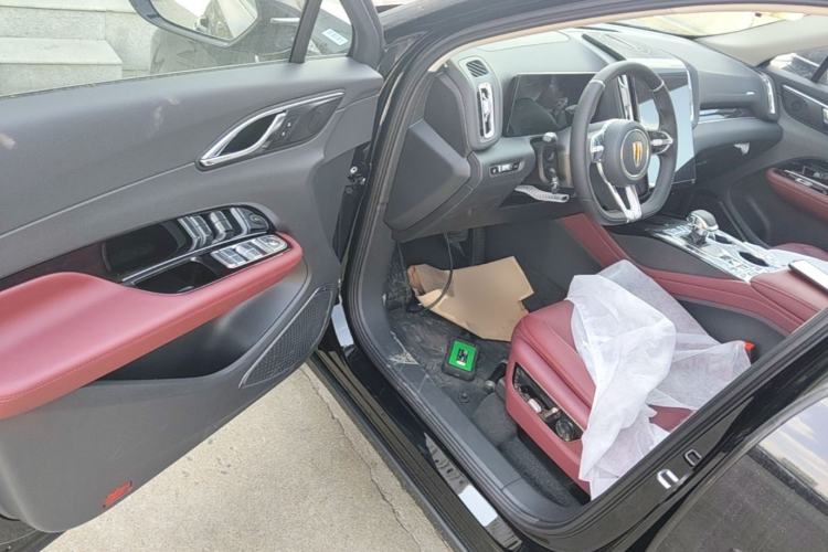 Used Hongqi HS3 PHEV 2025 Model 125km Jingwei 2 Millionth Anniversary Edition Driver Seat