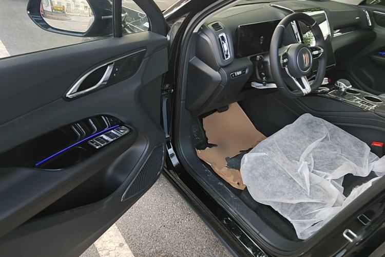 Used Hongqi HS3 PHEV 2025 Model 125km Jingwei 2 Millionth Anniversary Edition Driver Seat