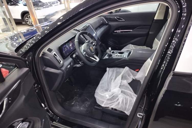 Used Hongqi HS3 PHEV 2025 Model 125km Jingwei 2 Millionth Anniversary Edition Driver Seat