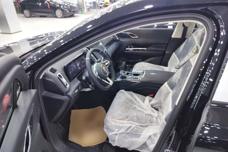 Used Hongqi HS3 PHEV 2025 Model 125km Jingwei 2 Millionth Anniversary Edition Driver Seat