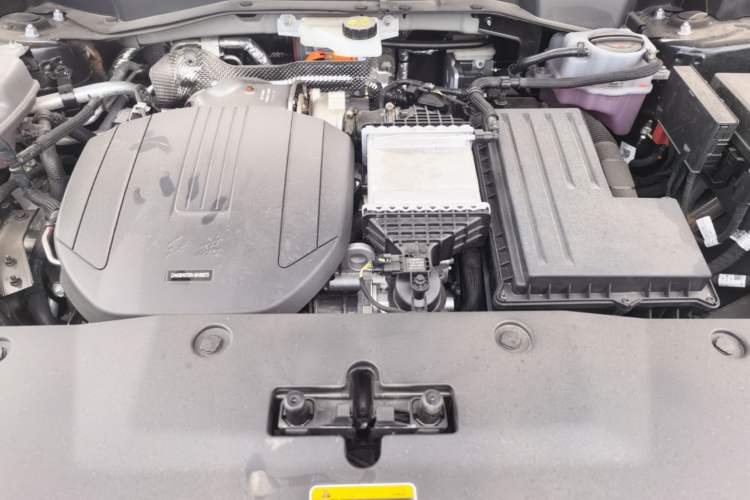 Used Hongqi HS3 PHEV 2025 Model 125km Jingwei 2 Millionth Anniversary Edition Engine Bay