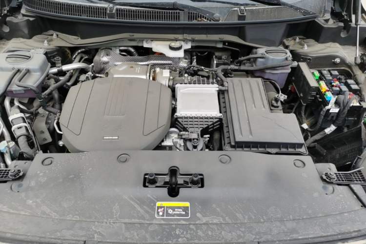 Used Hongqi HS3 PHEV 2025 Model 117km Jingwei Edition Engine Bay