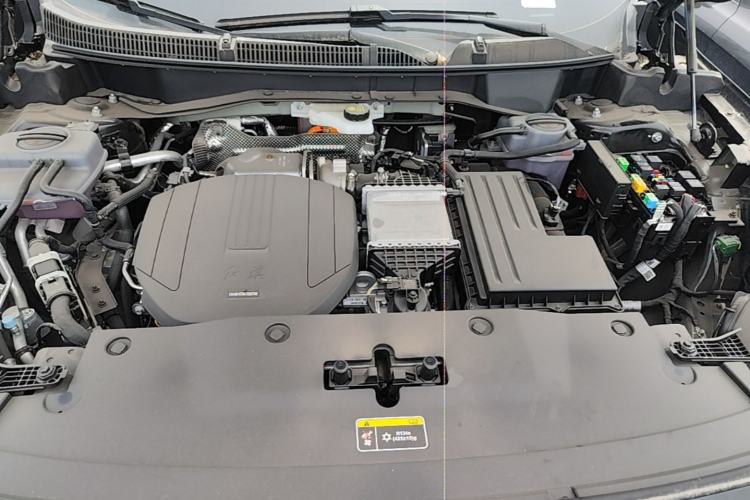 Used Hongqi HS3 PHEV 2025 Model 117km Jingwei Edition Engine Bay