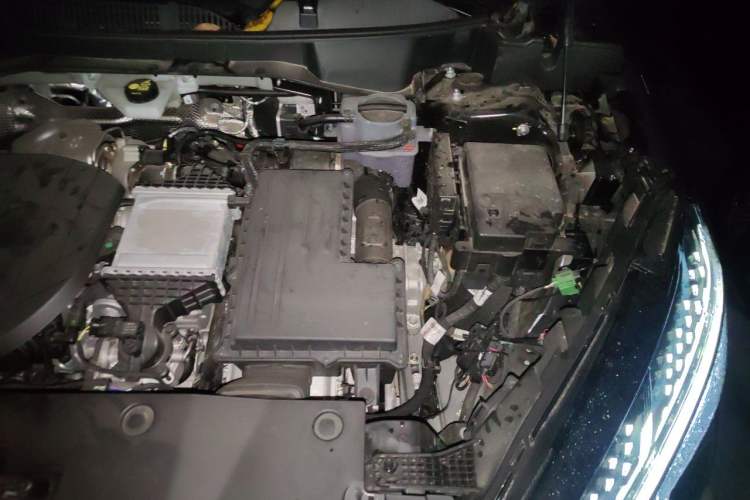 Used Hongqi HS3 PHEV 2025 Model 125km Jingwei PLUS 2 Millionth Anniversary Edition Engine Bay Left