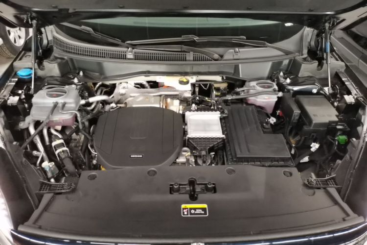 Used Hongqi HS3 PHEV 2025 Model 117km Jingwei Edition Engine Bay