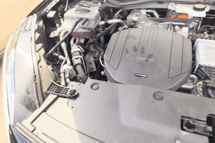 Used Hongqi HS3 PHEV 2025 Model 125km Jingwei 2 Millionth Anniversary Edition Engine Bay Right