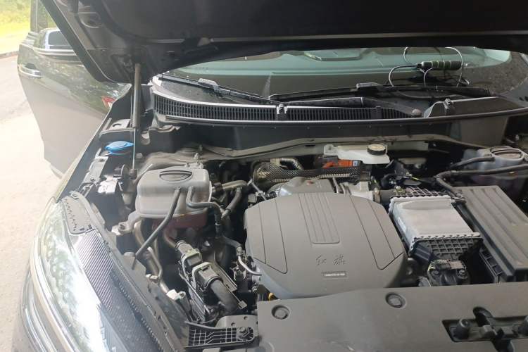 Used Hongqi HS3 PHEV 2025 Model 125km Jingwei 2 Millionth Anniversary Edition Engine Bay Right